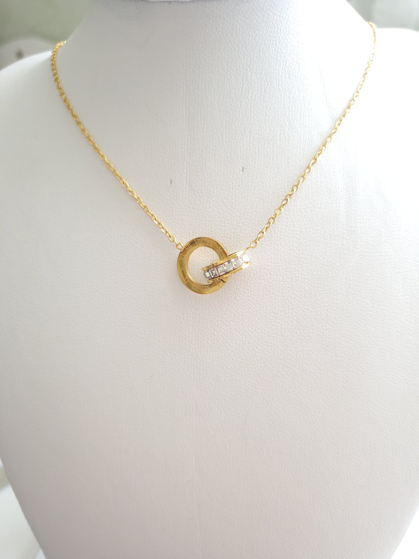 Collier Jay