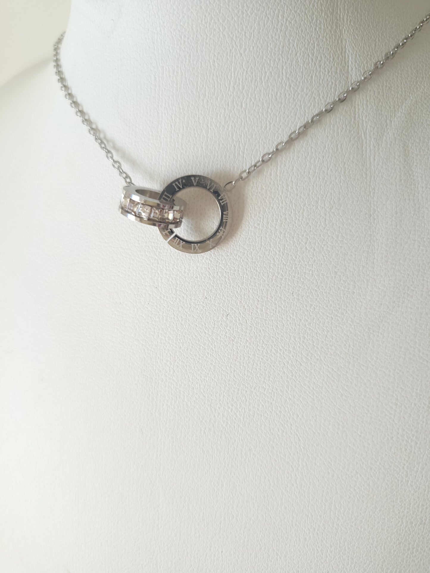 Collier Jay