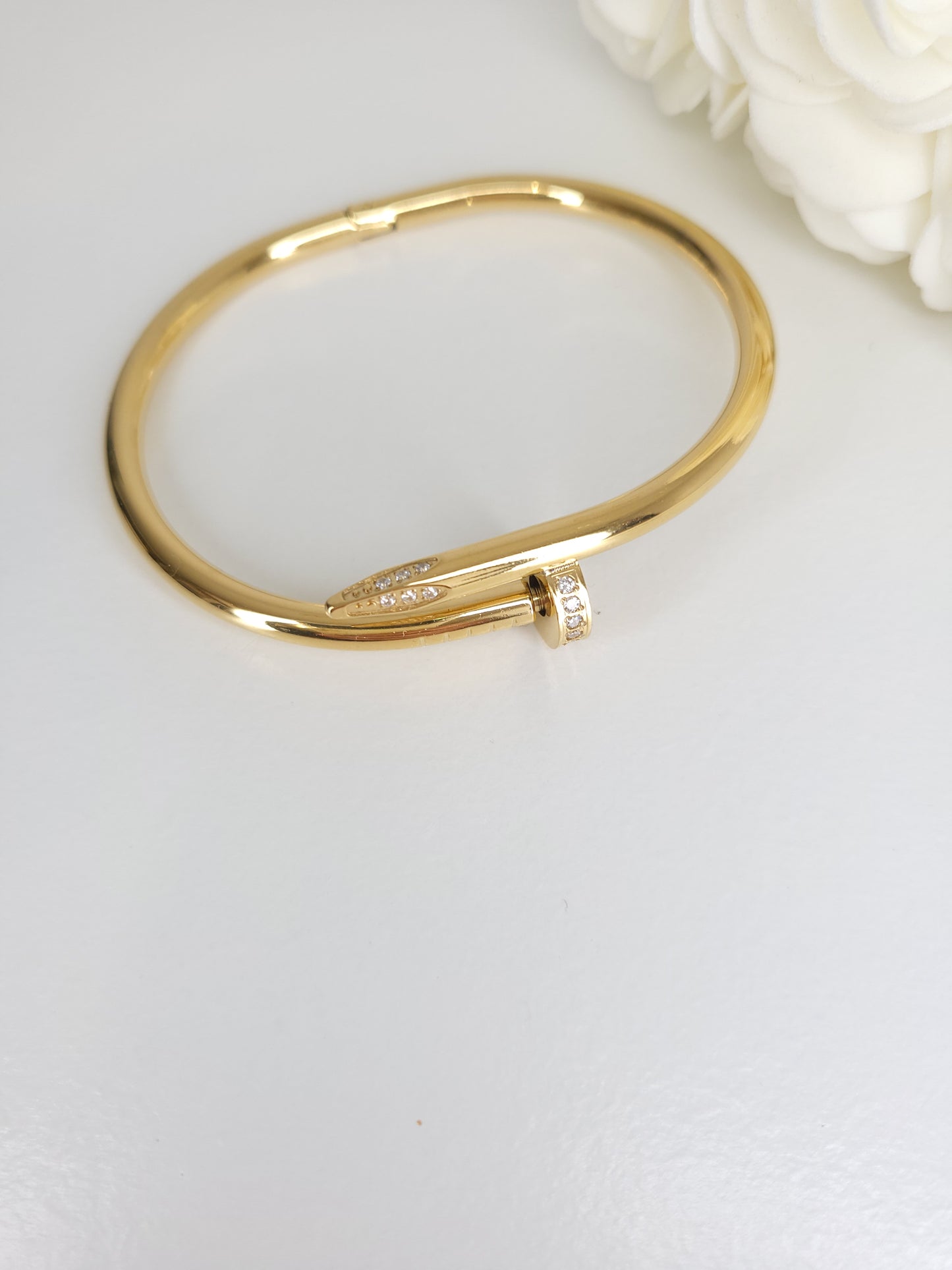 Bracelet clou avec strass
