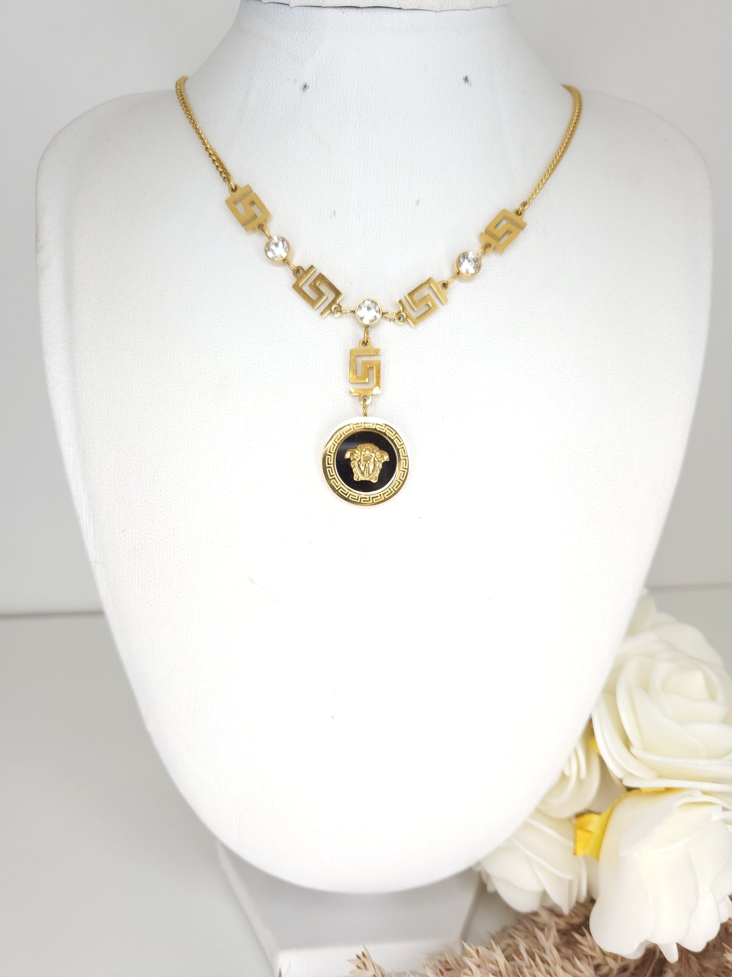 Collier versus 2