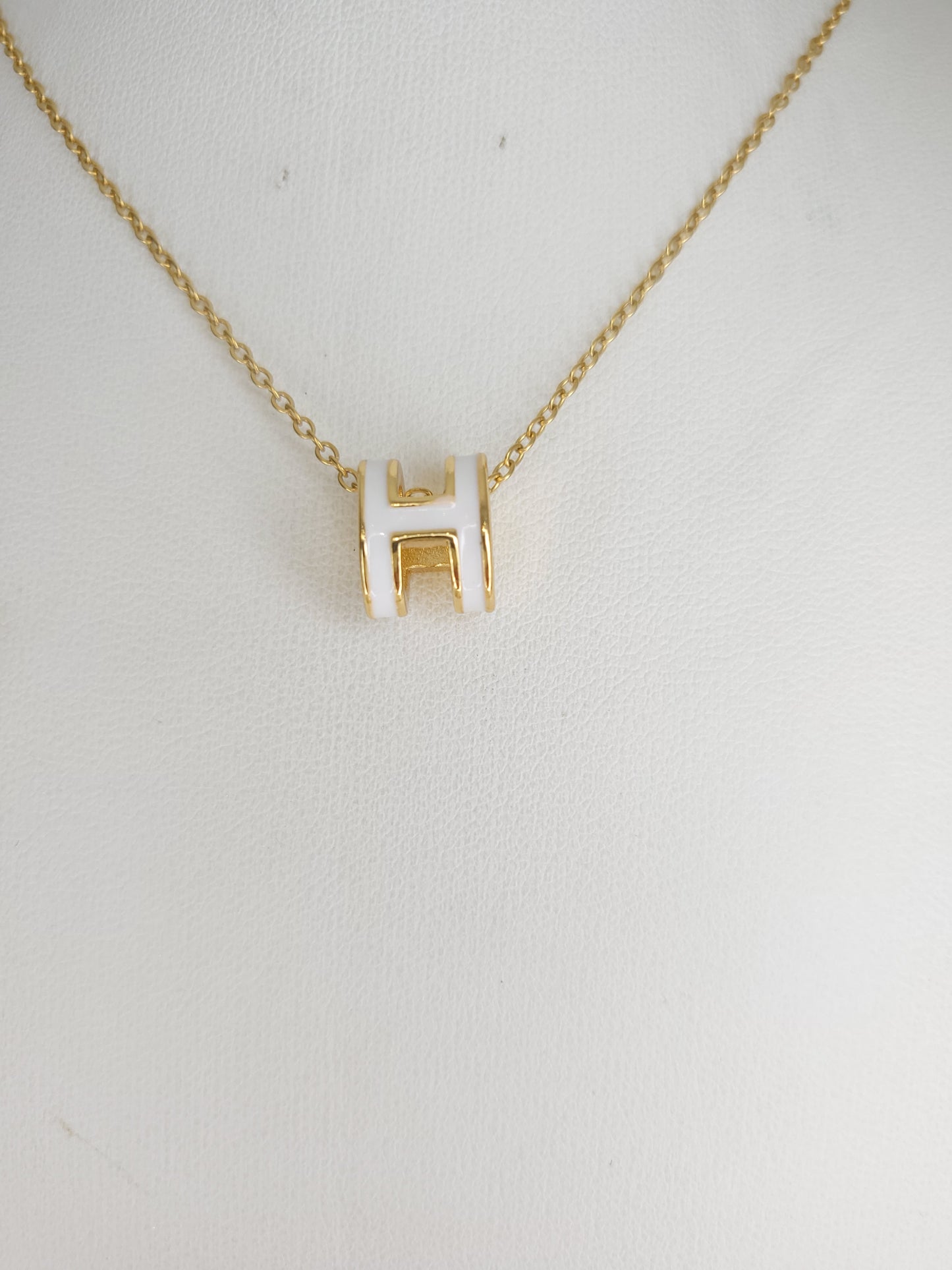Collier H blanc