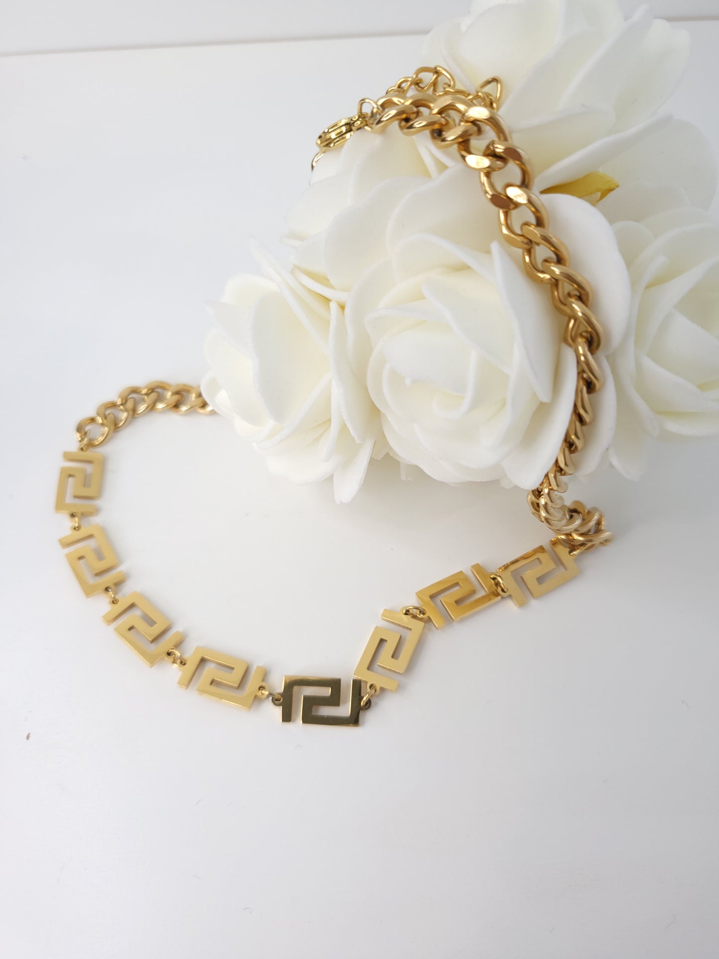 Collier Versus 1