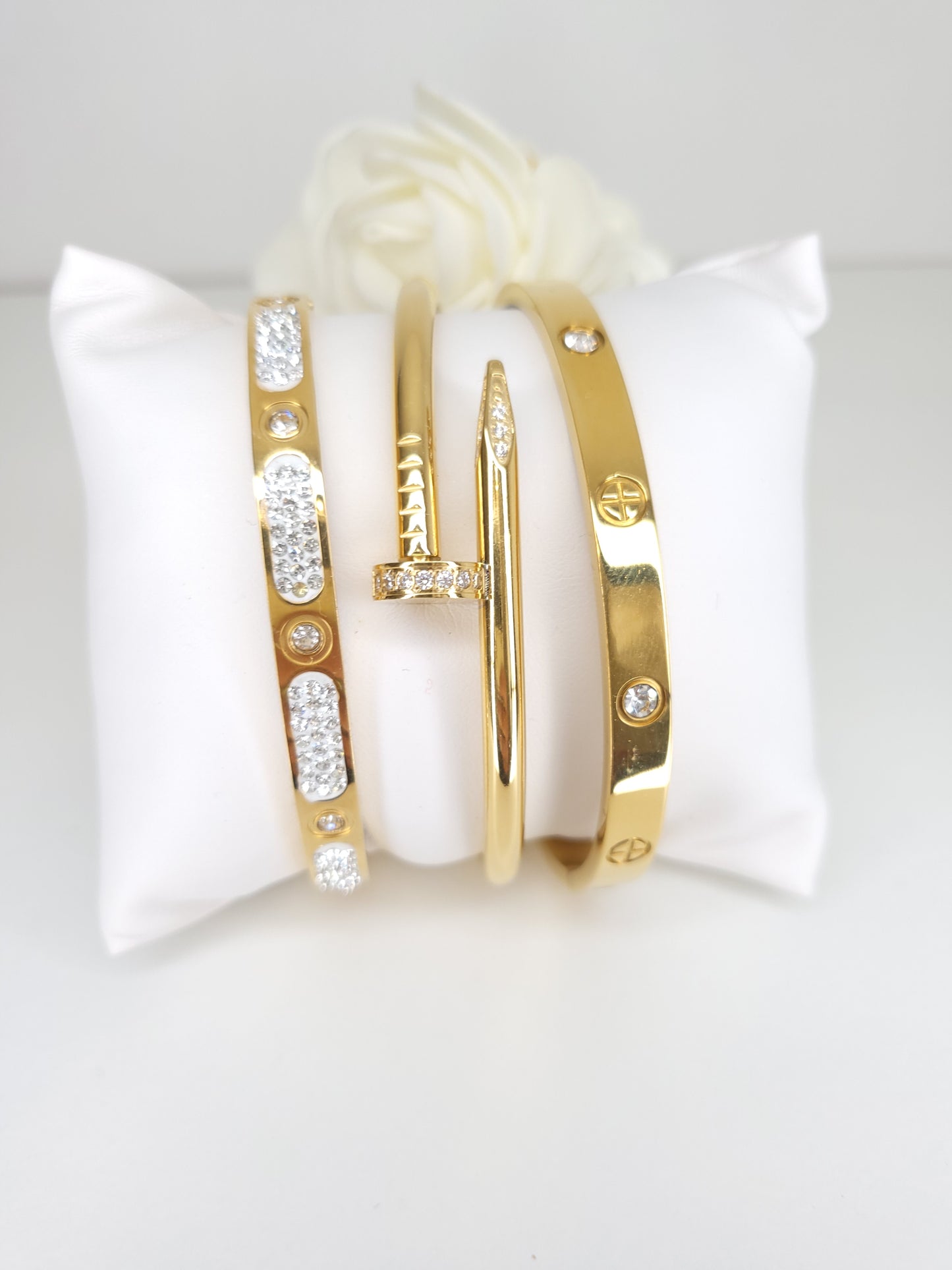 Bracelet clou avec strass