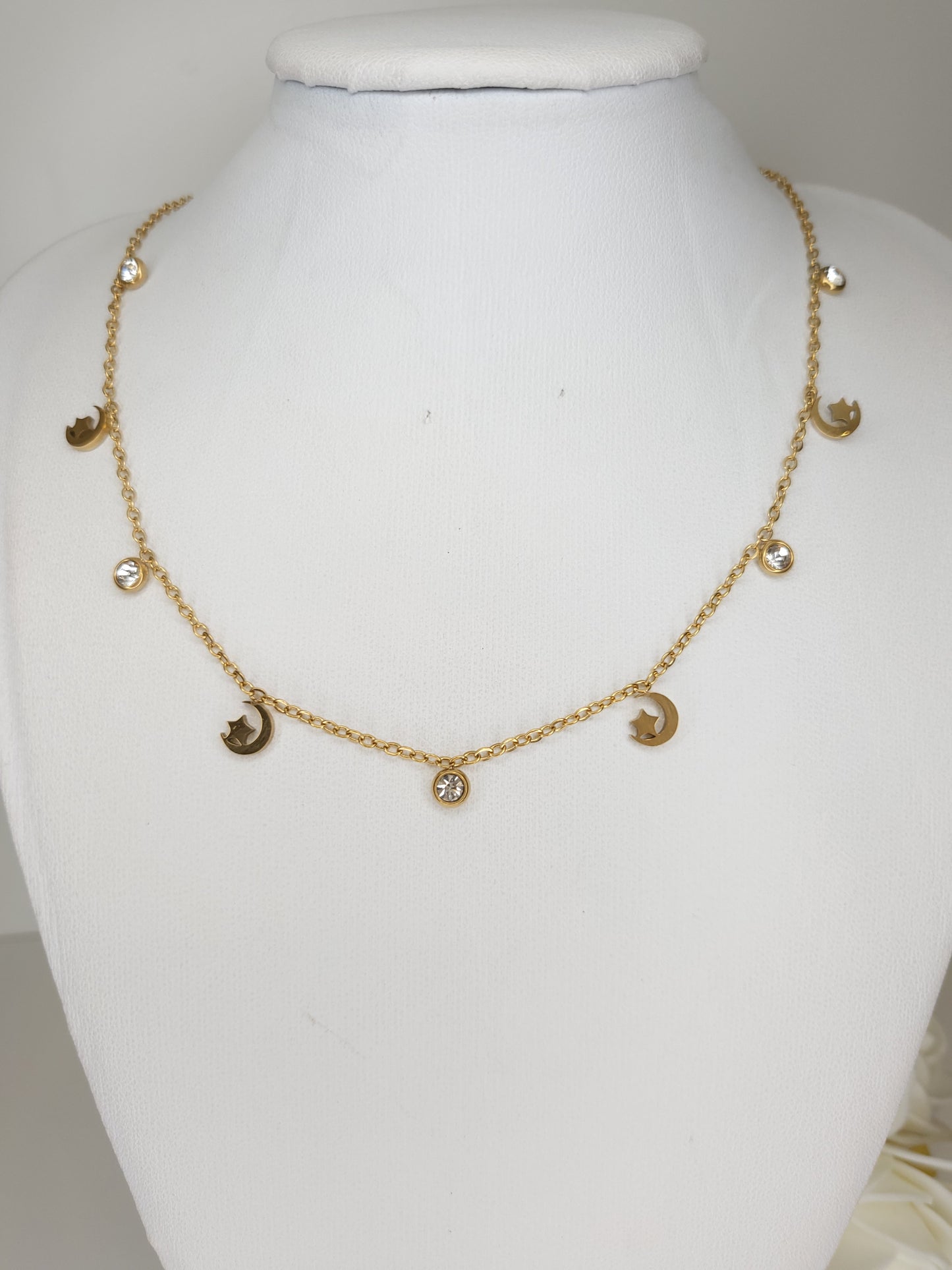 Collier Moon