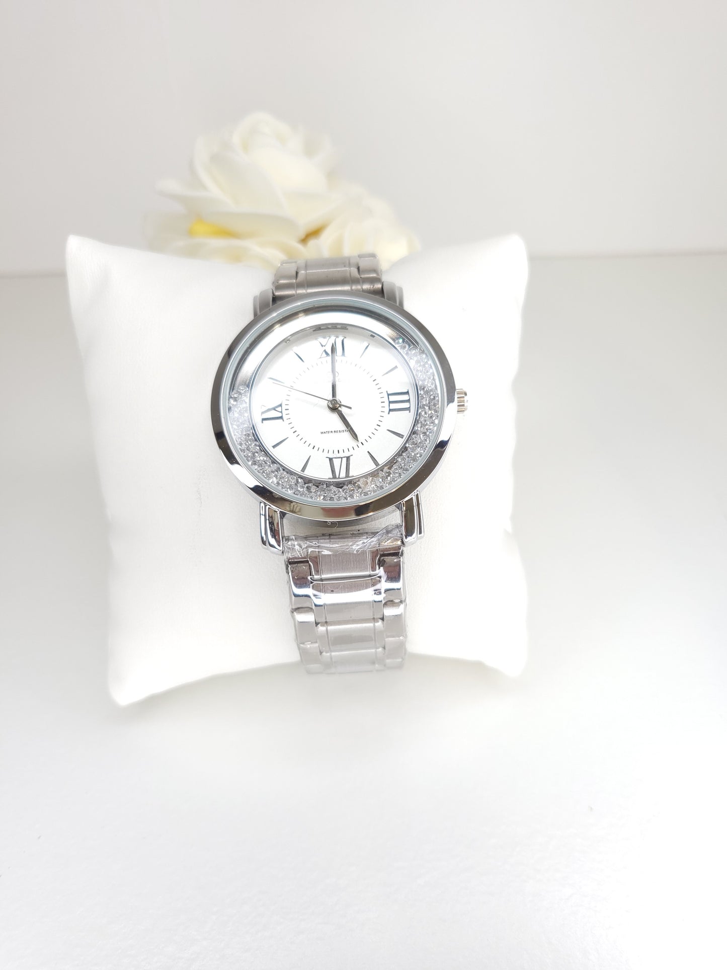 Montre Inaya Argentée Fond Blanc