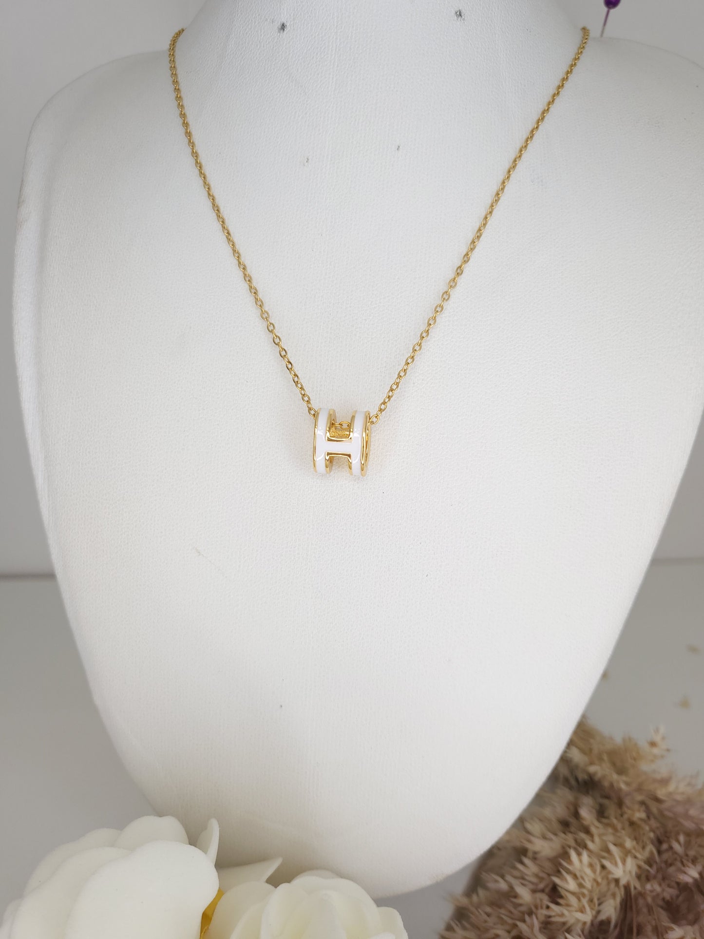 Collier H blanc