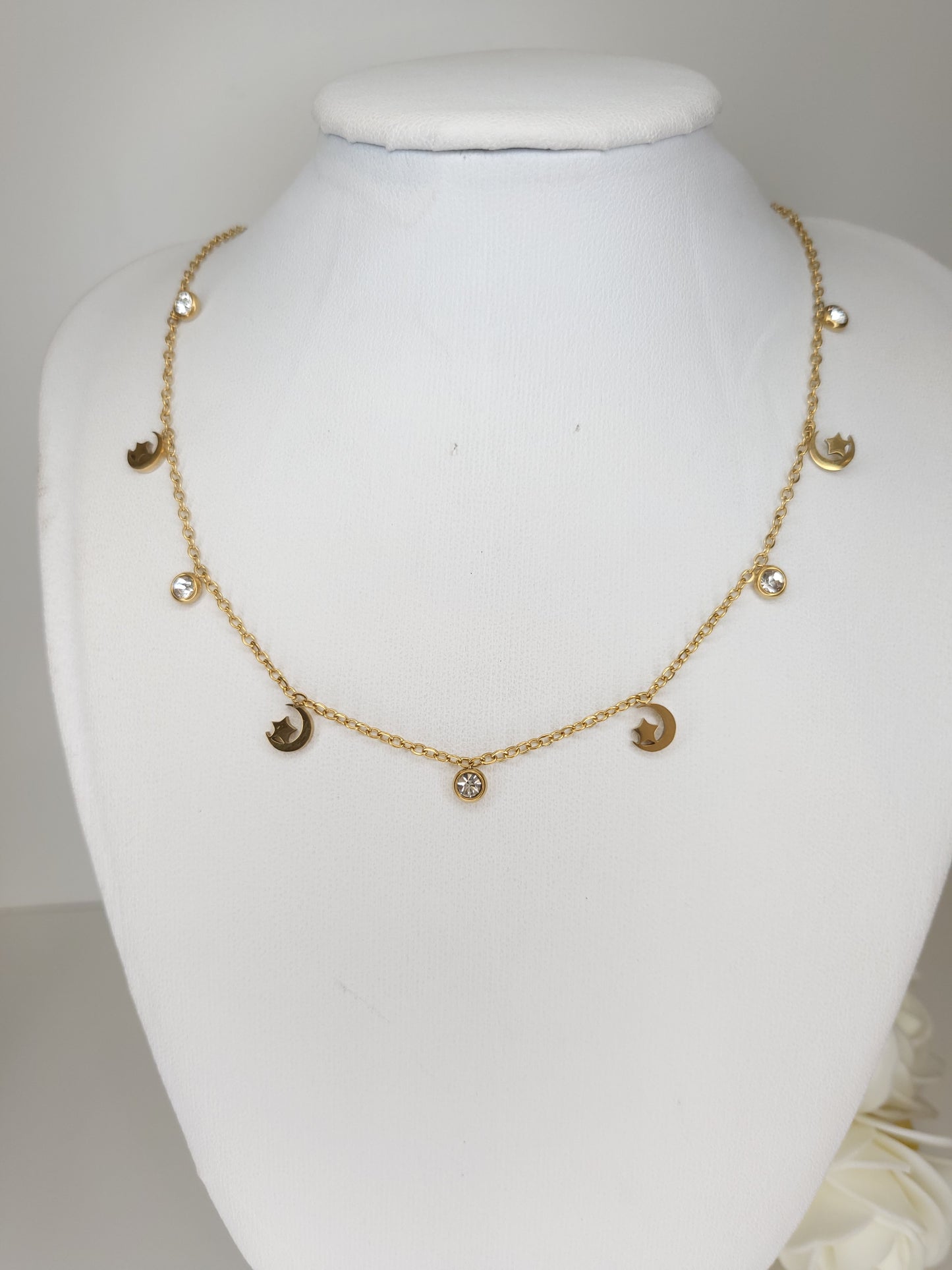 Collier Moon