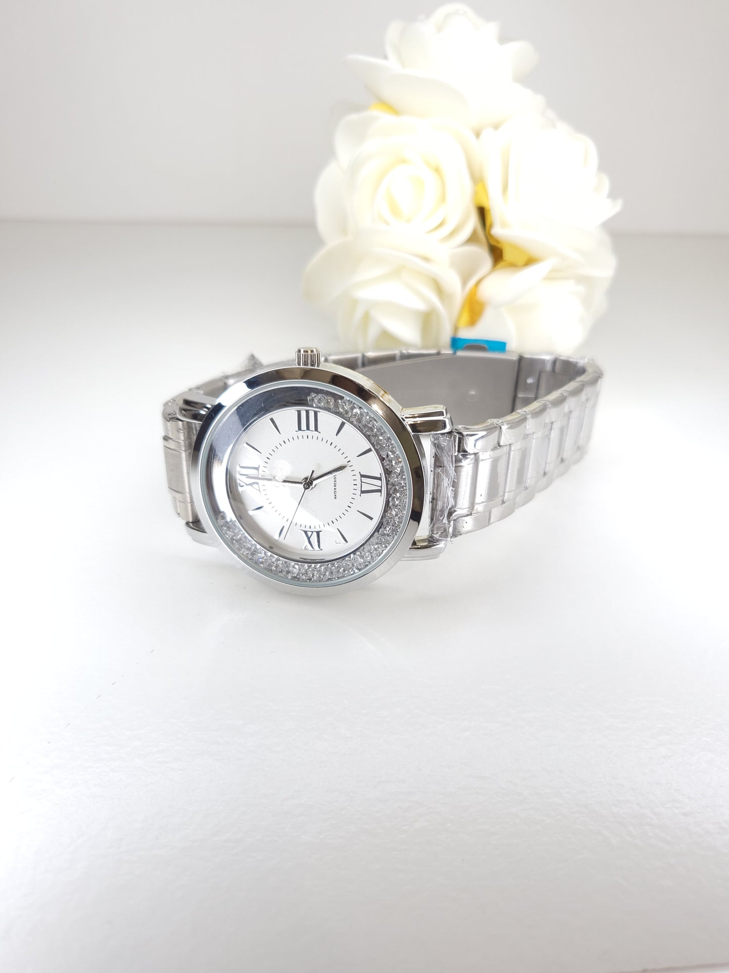 Montre Inaya Argentée Fond Blanc