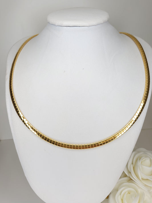 Collier Rose Ras du Cou