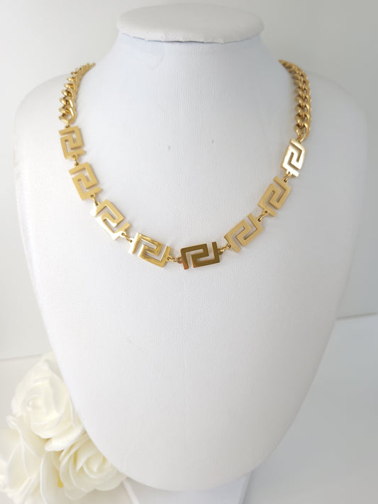Collier Versus 1